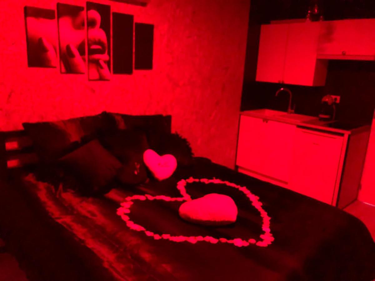 Mini Love Room Jacuzzi Privatif Urimenil Exterior photo